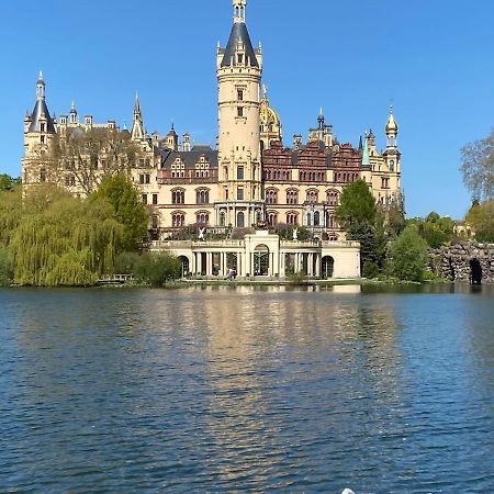 Stilvolle Ferienwohnung In Der Naehe Von Schwerin Dummer エクステリア 写真