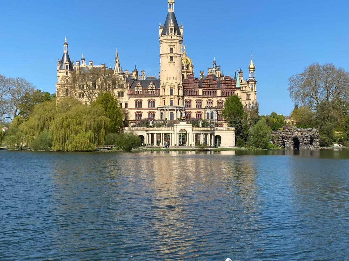 Stilvolle Ferienwohnung In Der Naehe Von Schwerin Dummer エクステリア 写真